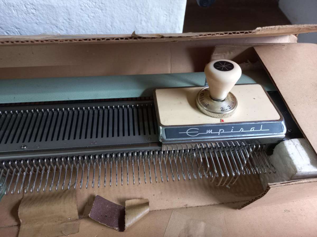 Portable Empisal Knitting Machine
