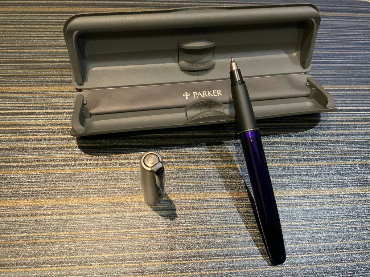 Parker Frontier ballpoint pen - Blue Translucent