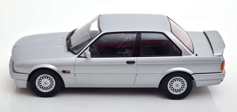 Die cast BMW 325i M-Paket - year 1988 silver 1:18 KK-Scale - SA's 325is