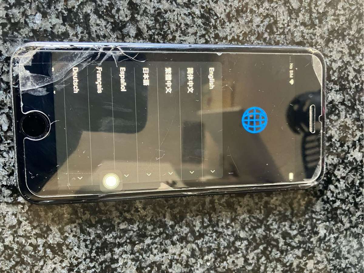 iPhone SE 2020 64GB for parts or repairs