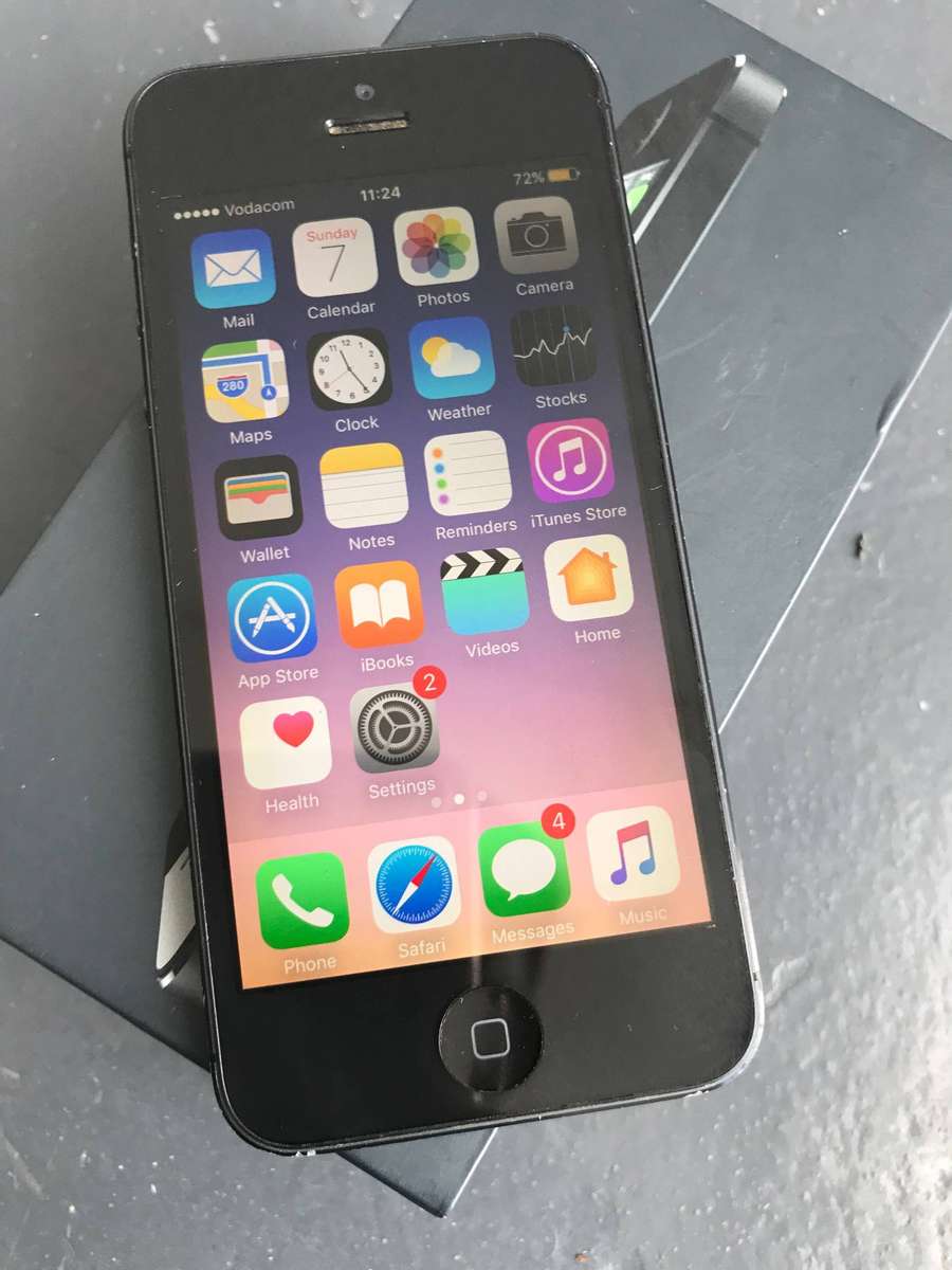 Apple Bundle - iPhone 5 + iPad 4 (With Boxes)