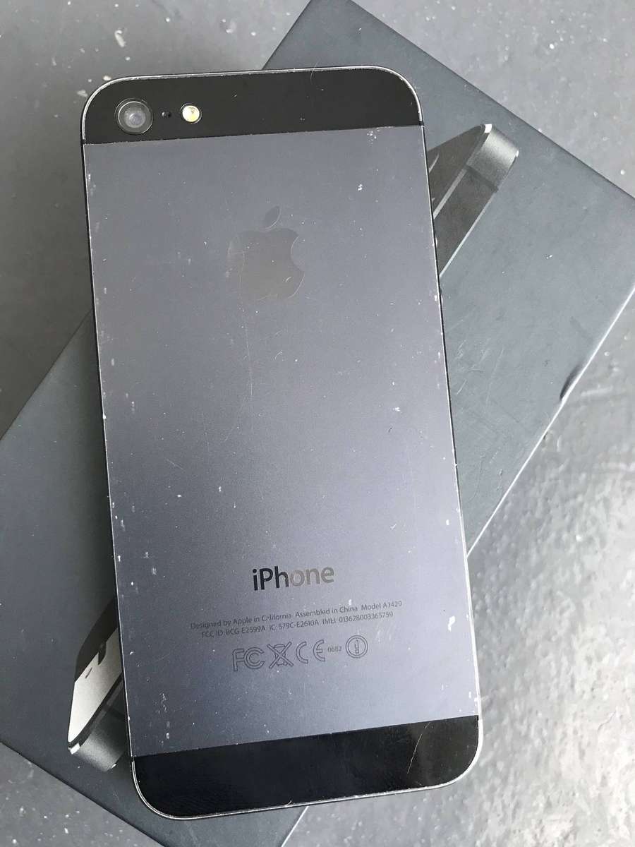 Apple Bundle - iPhone 5 + iPad 4 (With Boxes)