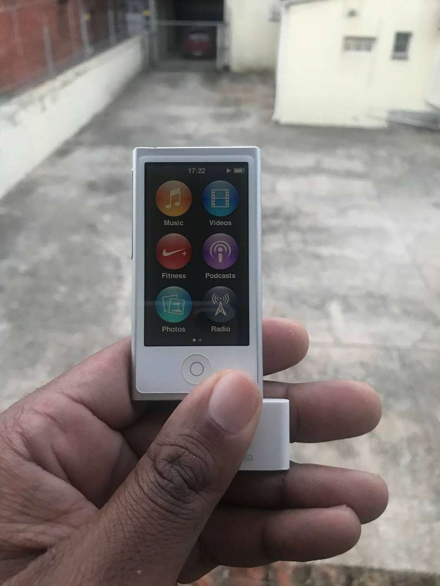 APPLE iPod Nano 7th Generation (A1466) - 16GB Silver | Pristine Condition | Boxed