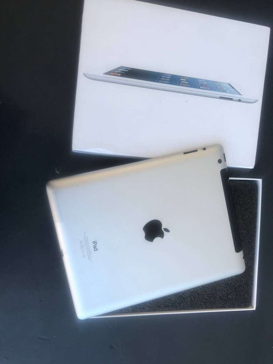 Apple Bundle - iPhone 5 + iPad 4 (With Boxes)