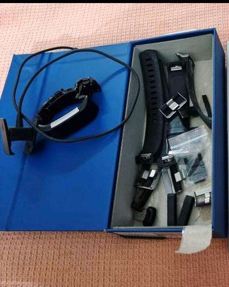 Bargain Fitbit lot trackers