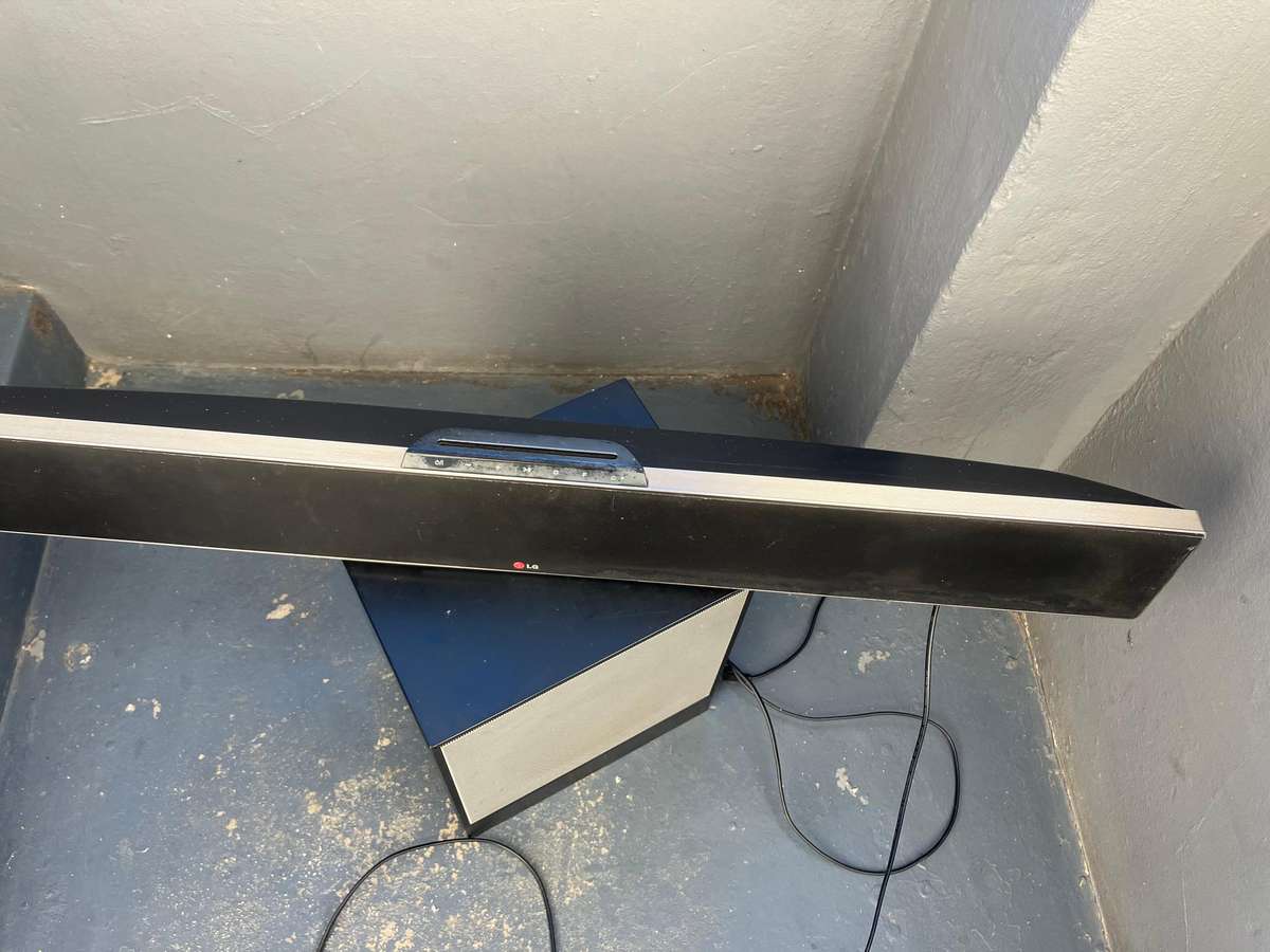 LG Blueray home theatre sound bar