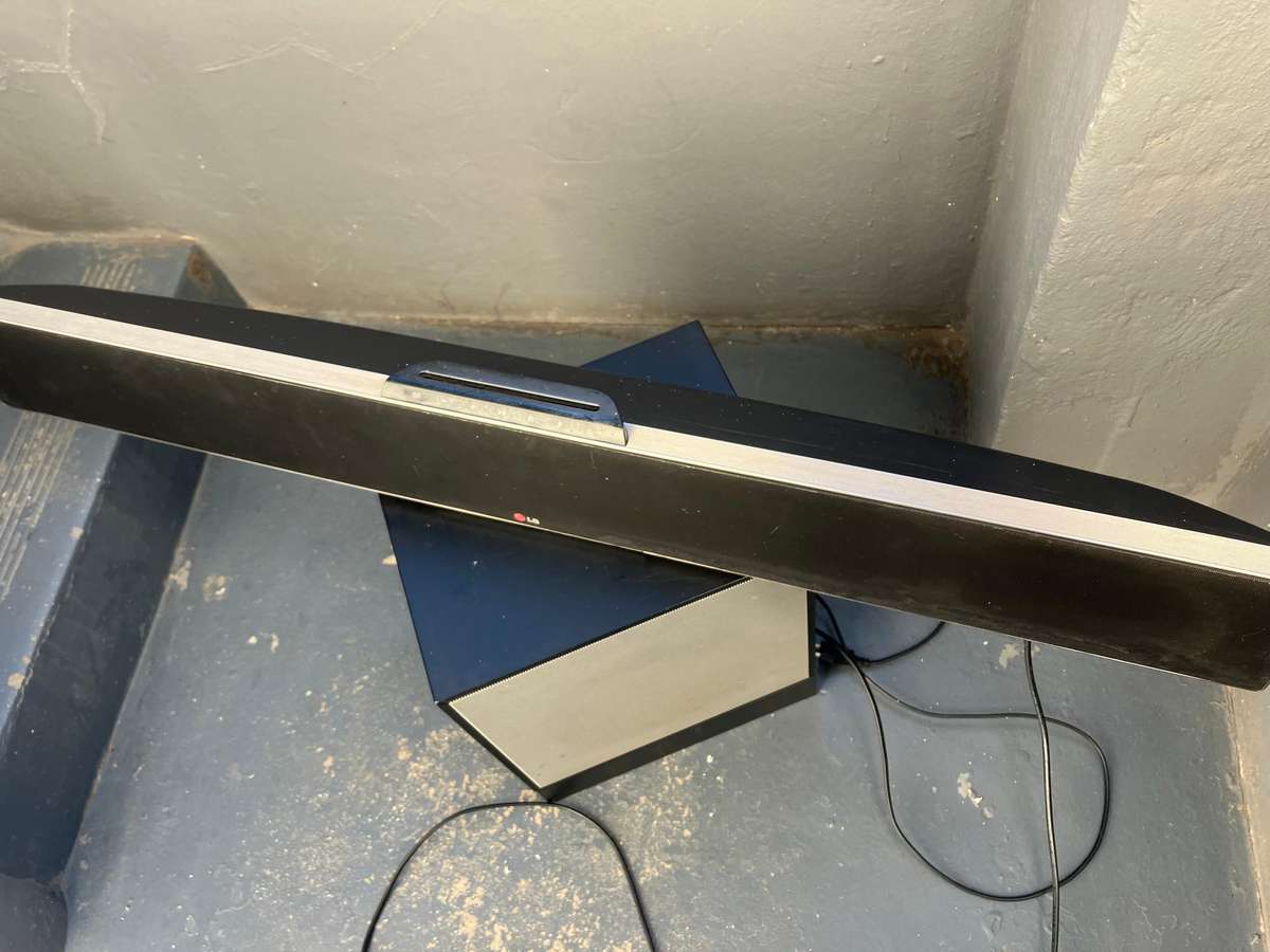 LG Blueray home theatre sound bar