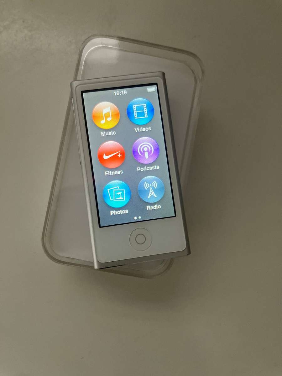 APPLE iPod Nano 7th Generation (A1466) - 16GB Silver | Pristine Condition | Boxed