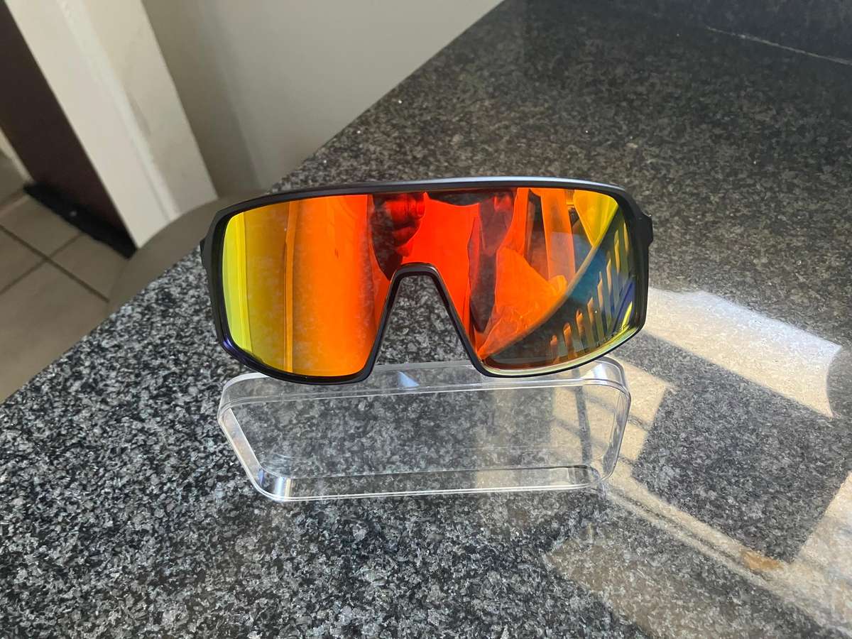 Polarised sports outdoor sunnies/driving and cycling
