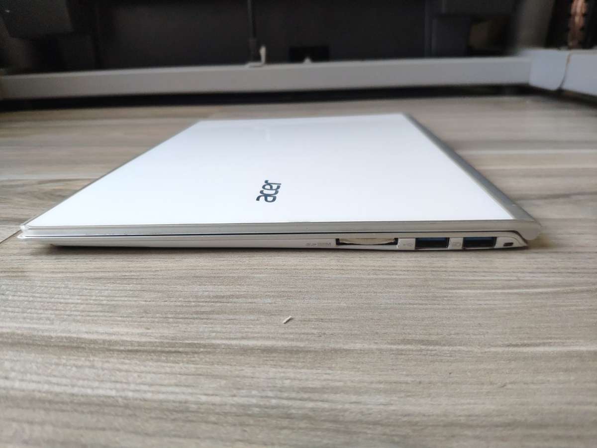 Acer S7 391 Ultrabook Laptop