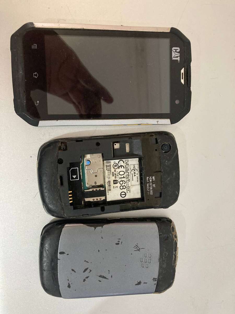CAT Blackberry phones for parts or repair