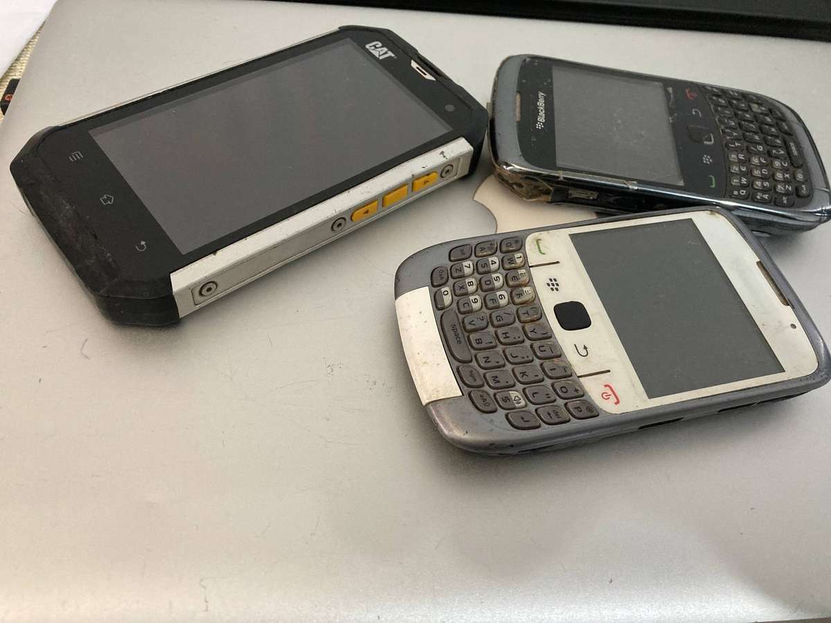 CAT Blackberry phones for parts or repair