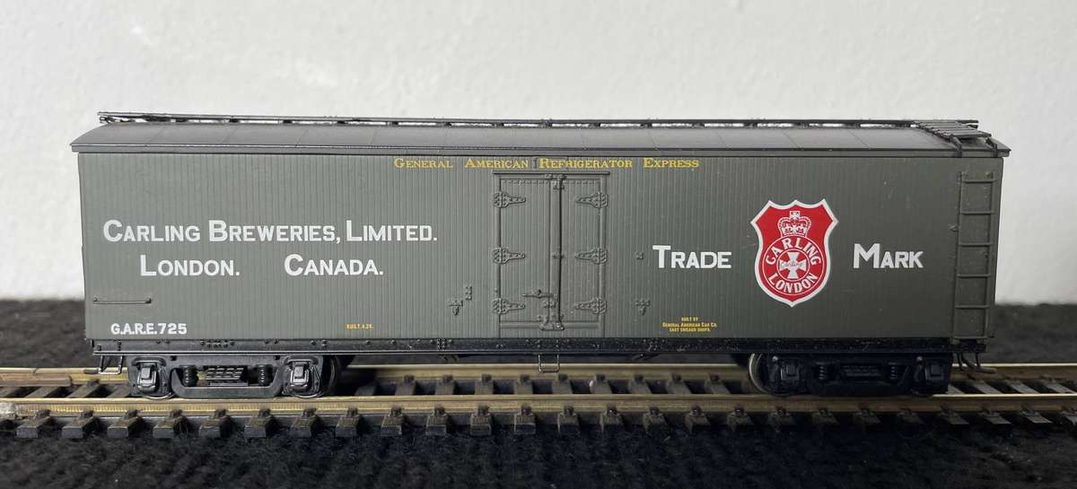 HO MODEL TRAINS - ROUNDHOUSE ROLLING STOCK - CARLING BREWERIES