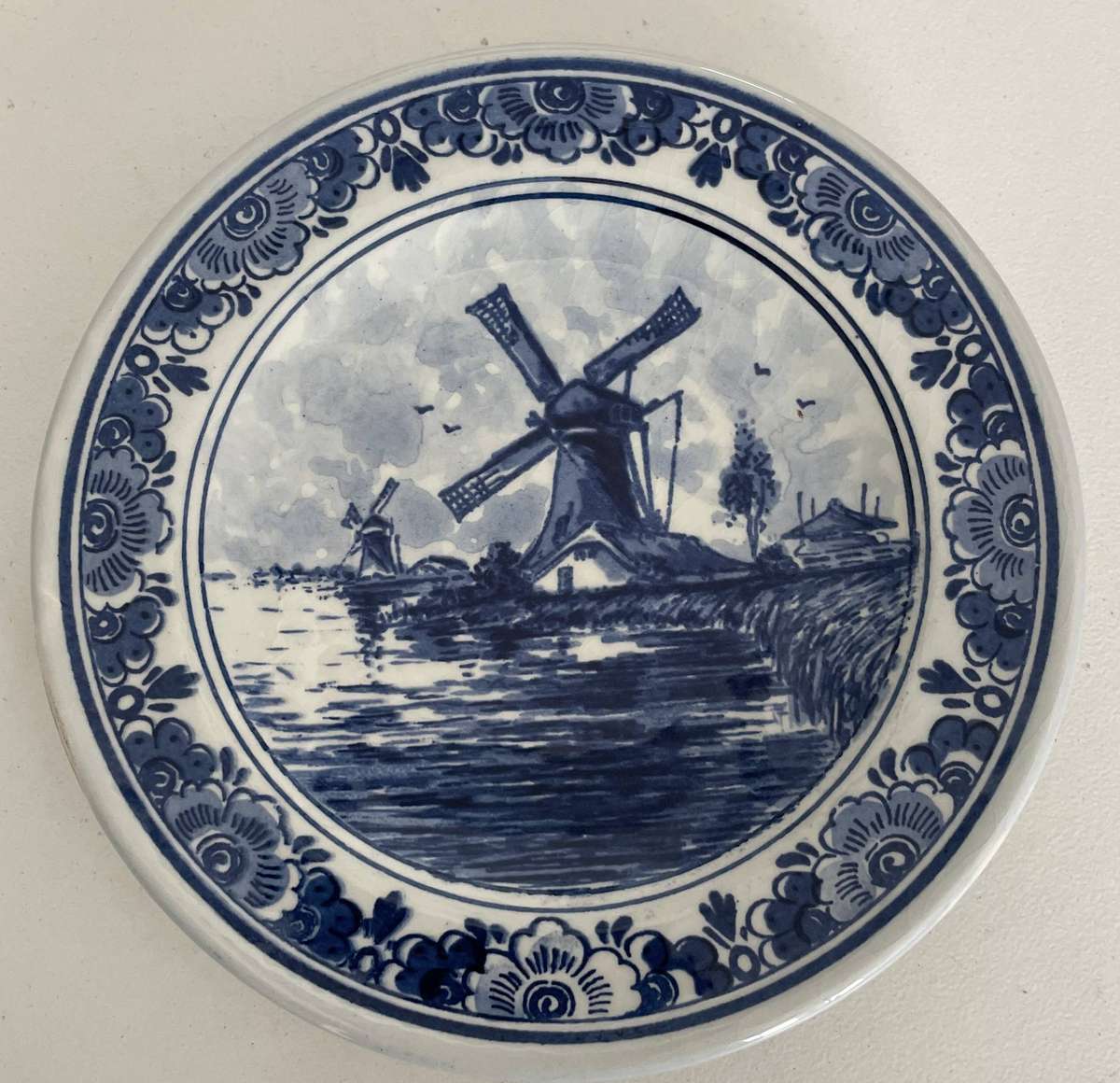 DELFT BLAUW HAND PAINTED MADE IN HOLLAND DISPLAY PLATE - GOOD CONDITION - 14.5CM