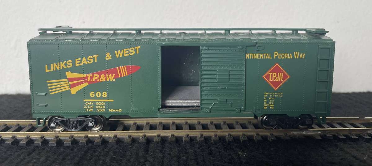HO MODEL TRAINS - BACHMANN SILVER SERIES ROLLING STOCK - TRANS CONTINENTAL TOLEDO PEORIA AND WESTERN