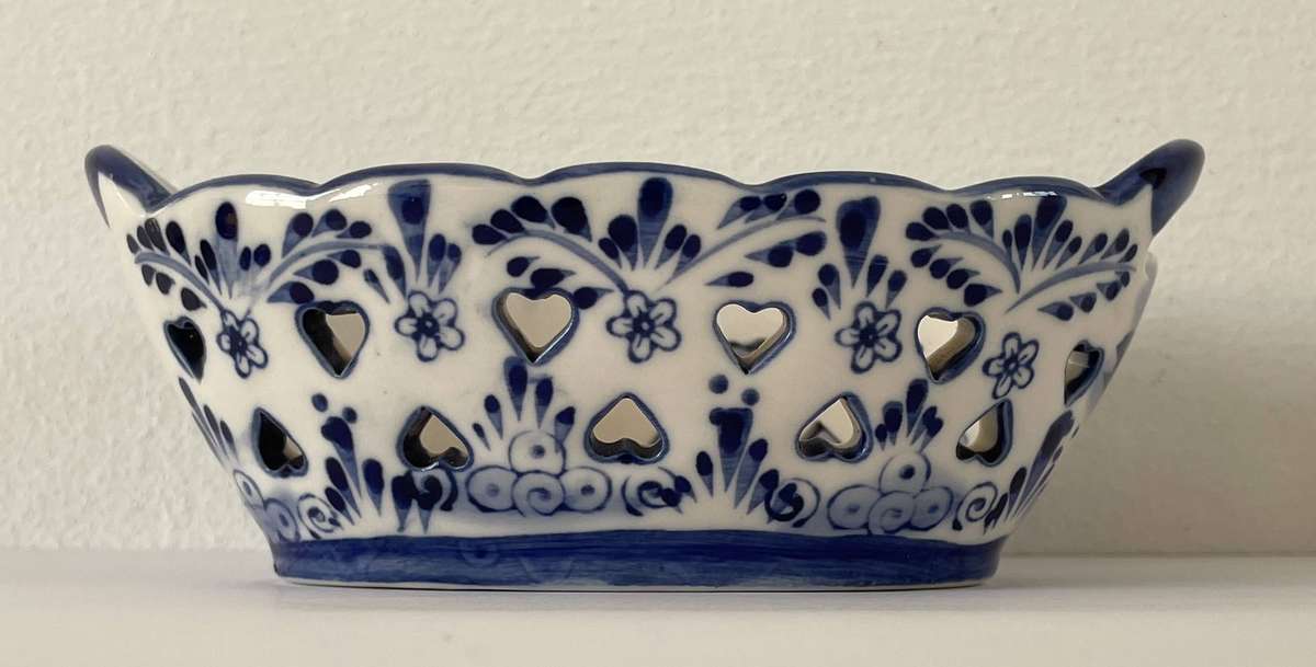 DELFT HAND PAINTED WINDMILL HEART DISH - EXCELLENT CONDITION - 14.5CM