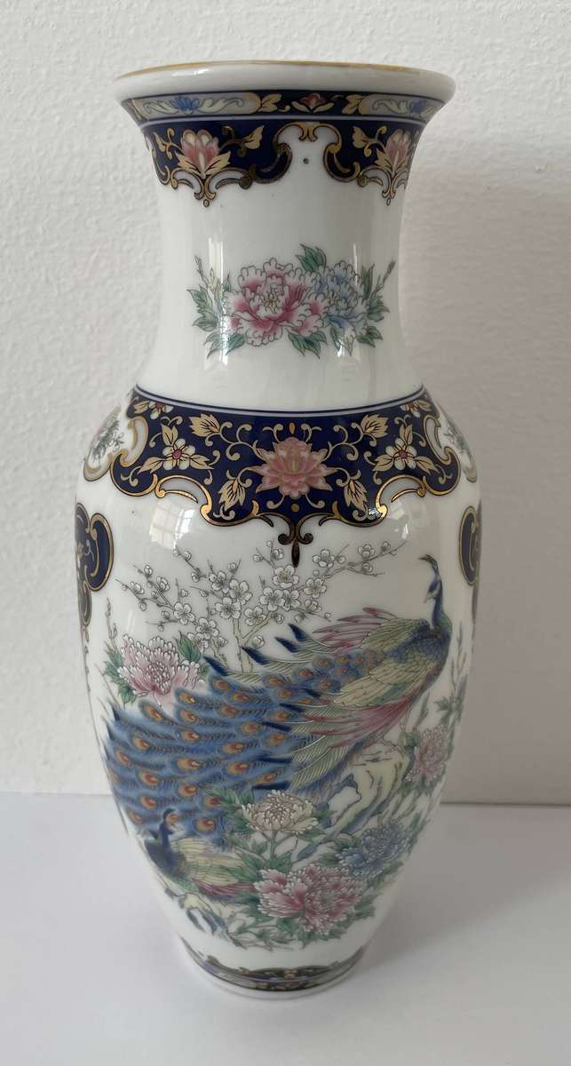 ORIENTAL VASE - PEACOCK -  21CM