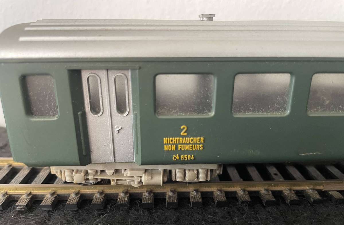 HO MODEL TRAINS - FLEISCHMANN - SWISS 2ND CLASS PASSENGER COACH