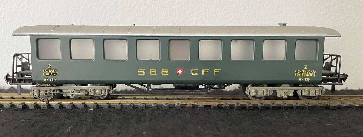 HO MODEL TRAINS - FLEISCHMANN - SWISS 2ND CLASS PASSENGER END COACH