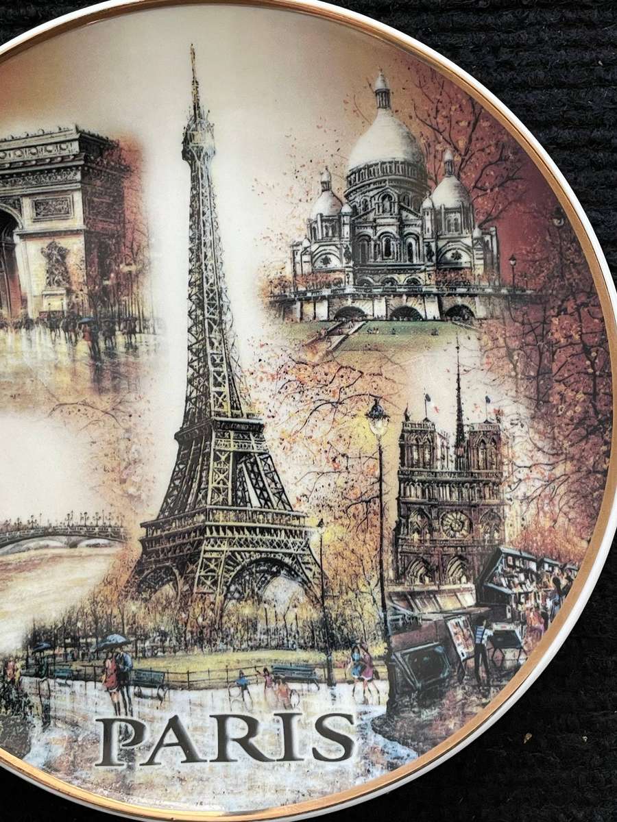 PARIS DISPLAY PLATE WITH GOLD RIM - 15.5CM
