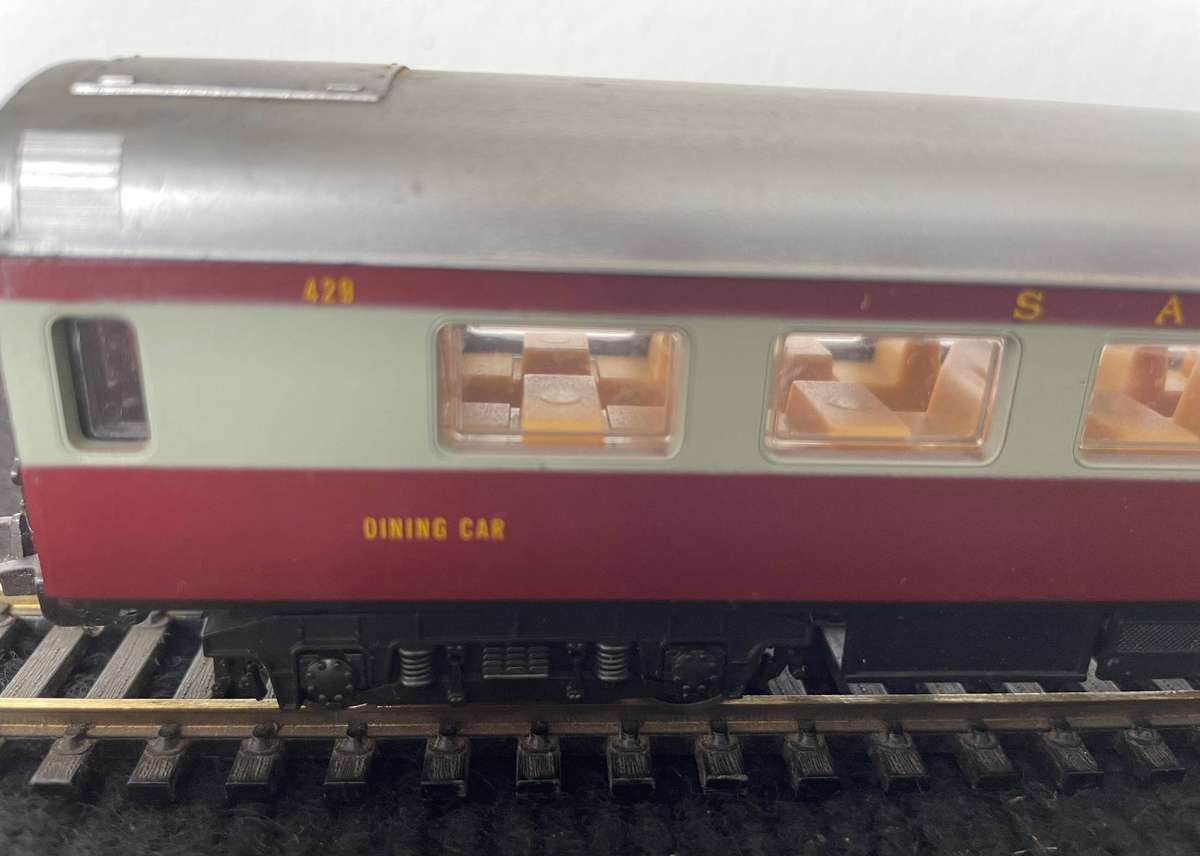 HO MODEL TRAINS - LIMA -  SAR DINING CAR