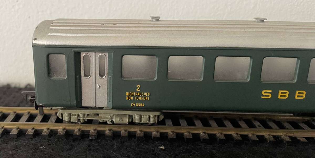 HO MODEL TRAINS - FLEISCHMANN - SWISS 2ND CLASS PASSENGER COACH