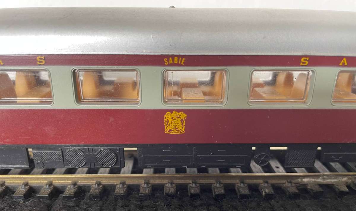 HO MODEL TRAINS - LIMA -  SAR DINING CAR