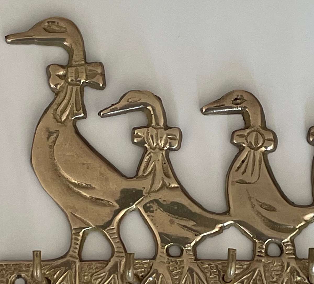 BRASS FOUR DUCKS IN A ROW KEY HOOK RAIL
