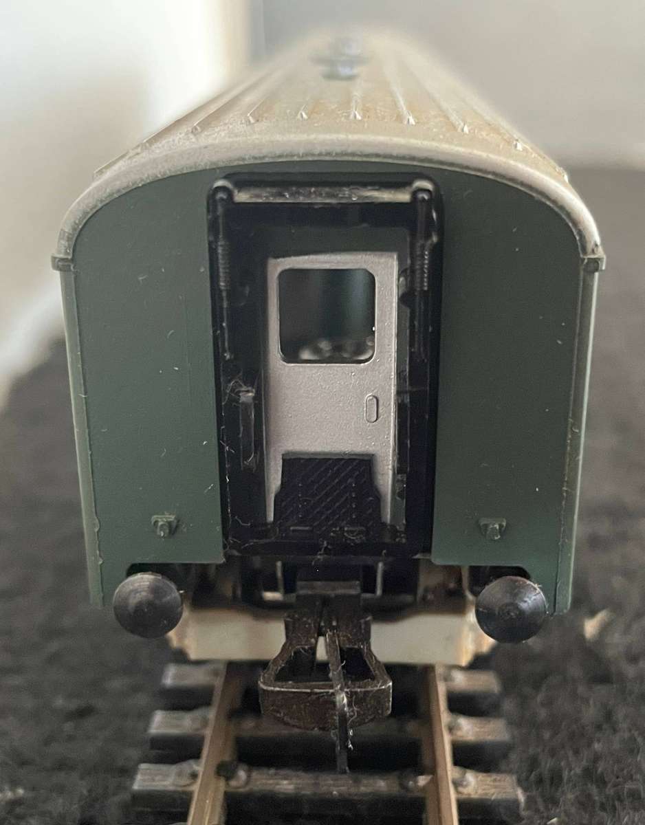 HO MODEL TRAINS - FLEISCHMANN - SWISS 2ND CLASS PASSENGER COACH