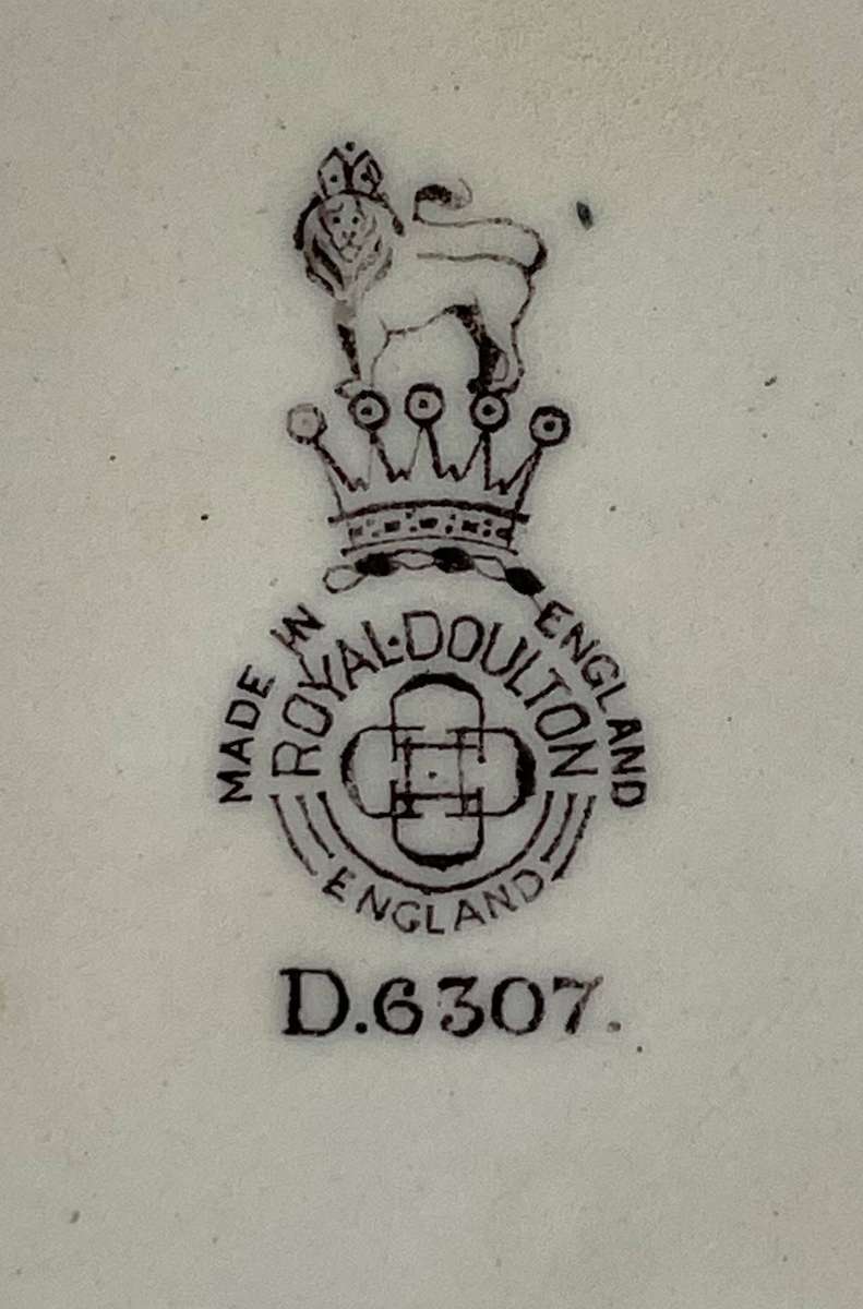 ROYAL DOULTON MADE IN ENGLAND DISPLAY PLATE -  WOOD CUTTERS  26.5CM