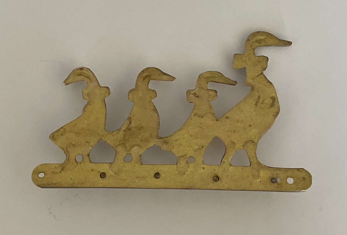 BRASS FOUR DUCKS IN A ROW KEY HOOK RAIL