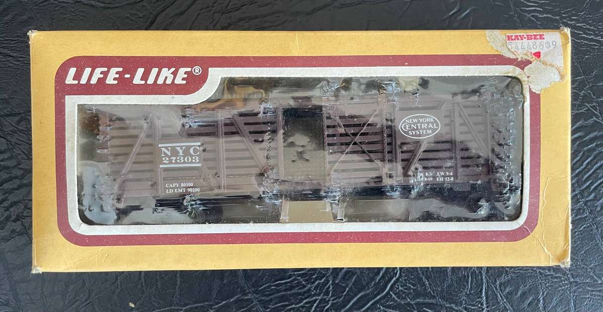 HO MODEL TRAINS - LIFE LIKE - NEW YORK CENTRAL SYSTEM CATTLE TRUCK