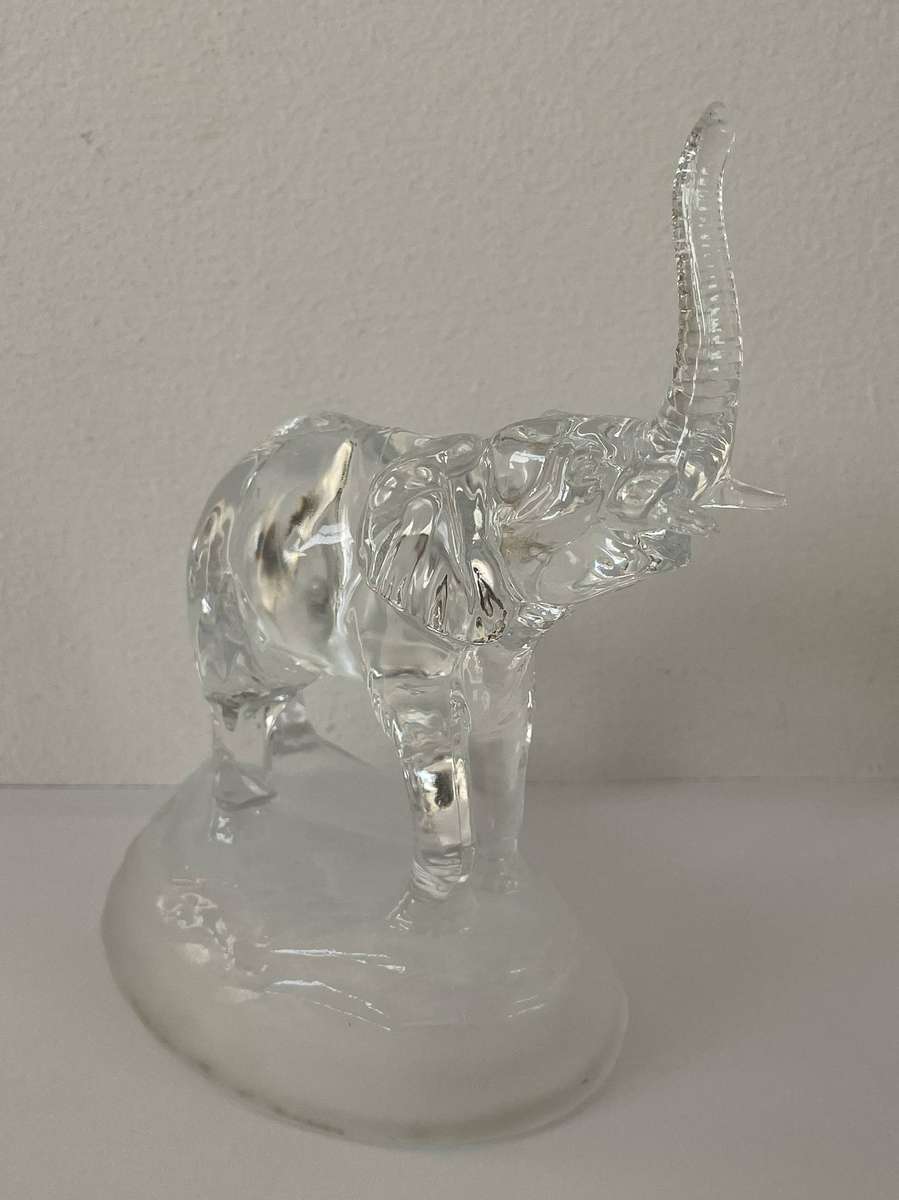 GLASS ELEPHANT FIGURINE - 16CM - IMMACULATE CONDITION