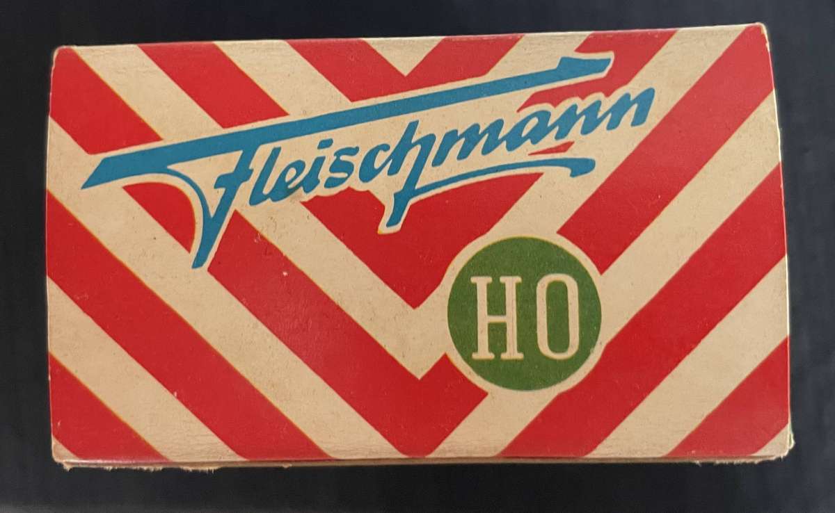 HO MODEL TRAINS - FLEISCHMANN ROLLING STOCK - CABOOSE