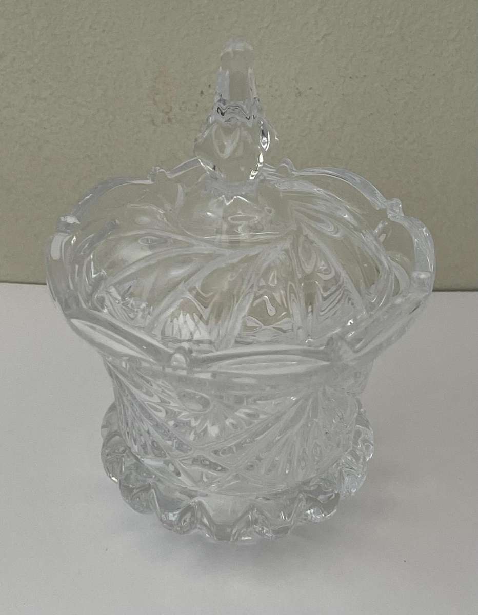 VINTAGE CUT GLASS SUGAR BOWL IN IMMACULATE CONDITION - 13CM