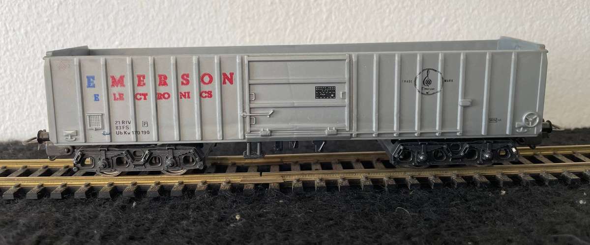 HO MODEL TRAINS - LIMA - EMERSON ELECTRONICS TRUCK