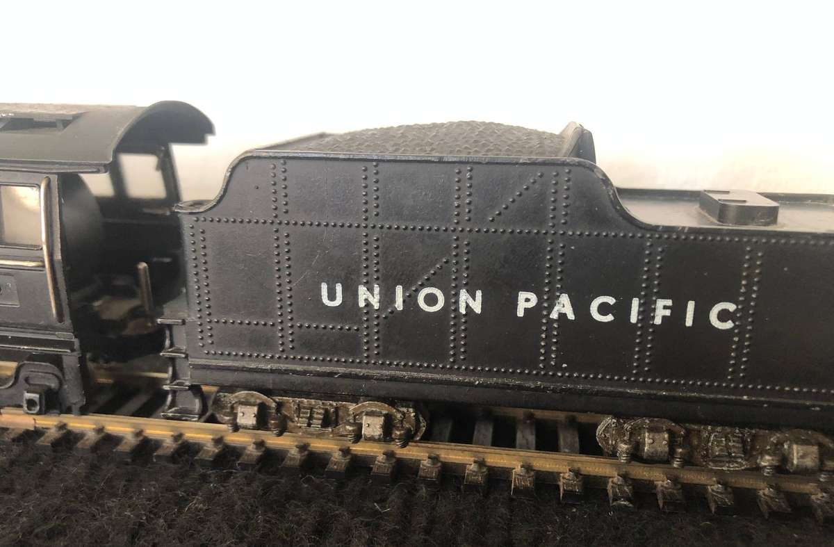 HO MODEL TRAINS - RARE FLEISCHMANN - UNION PACIFIC LOCOMOTIVE WITH COAL TRUCK