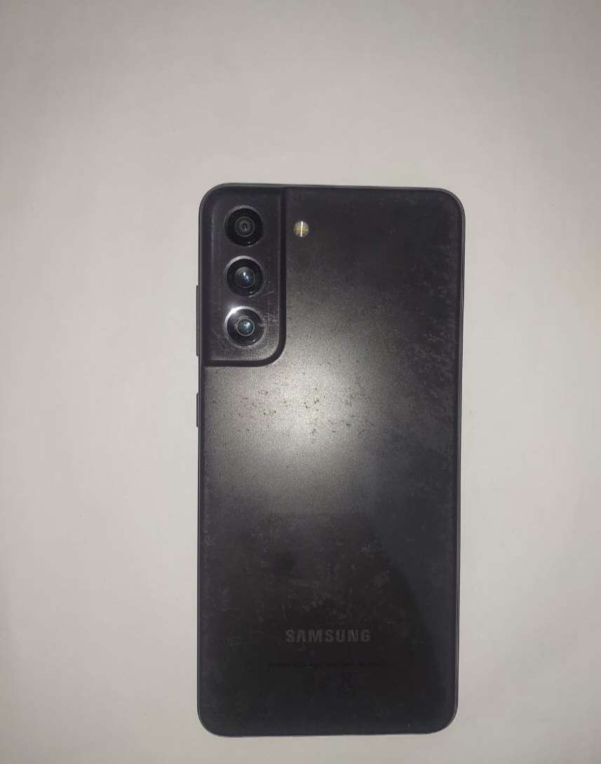 SAMSUNG S21FE 128GB-- 5G (TOUCH SCREEN CRACKED-BUT PHONE WORKS PERFECT-LCD PERFECT)