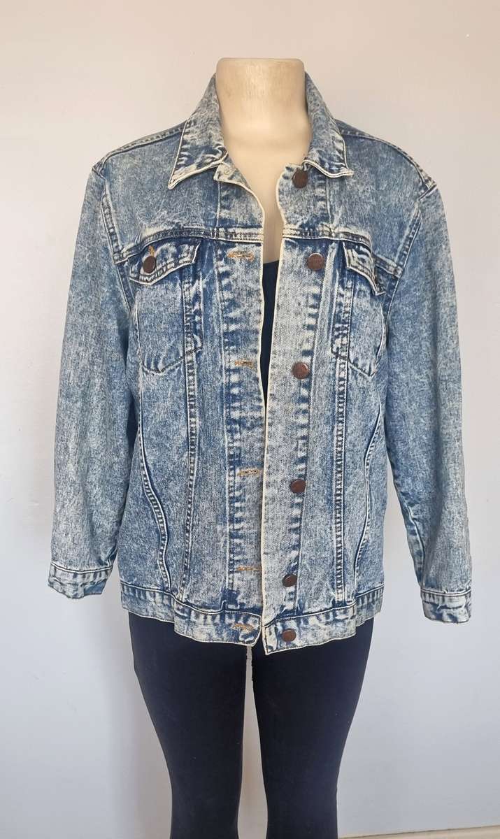 Stonewash fitted denim jacket