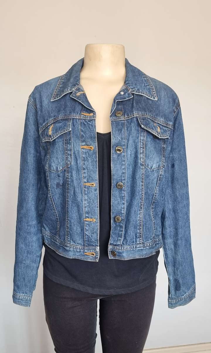 Lovely denim jacket...size 14