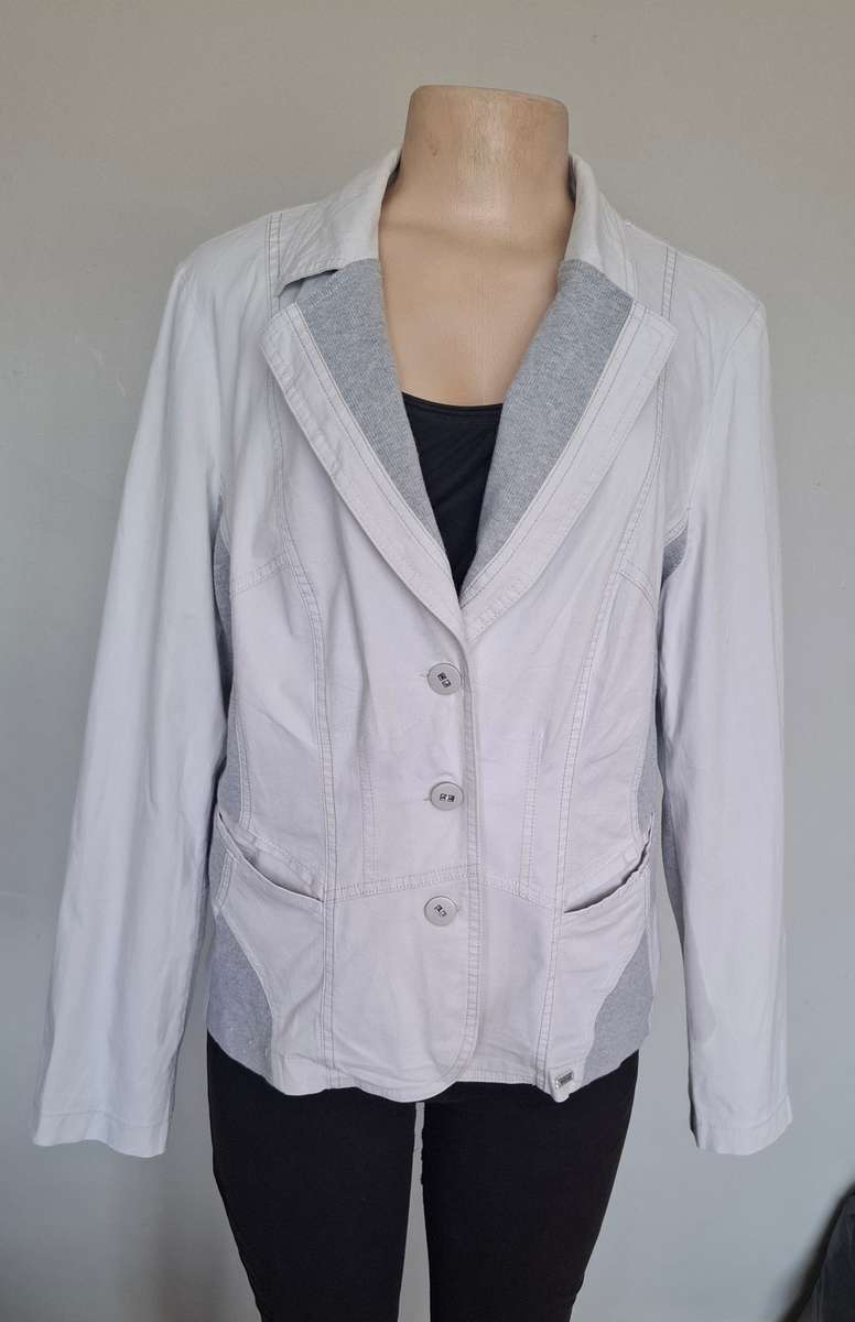Gorgeous blazer ...size 14