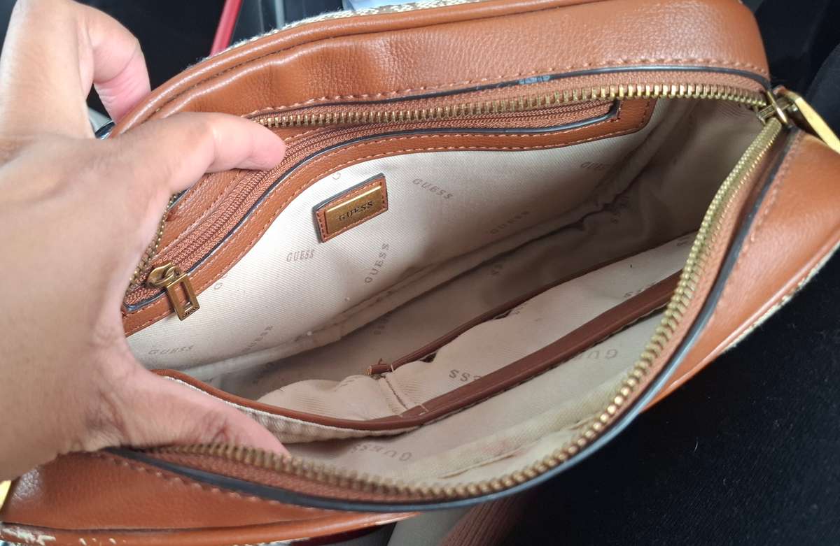 Guess logo bag with chain detail