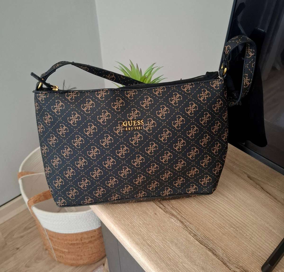 Guess Bag