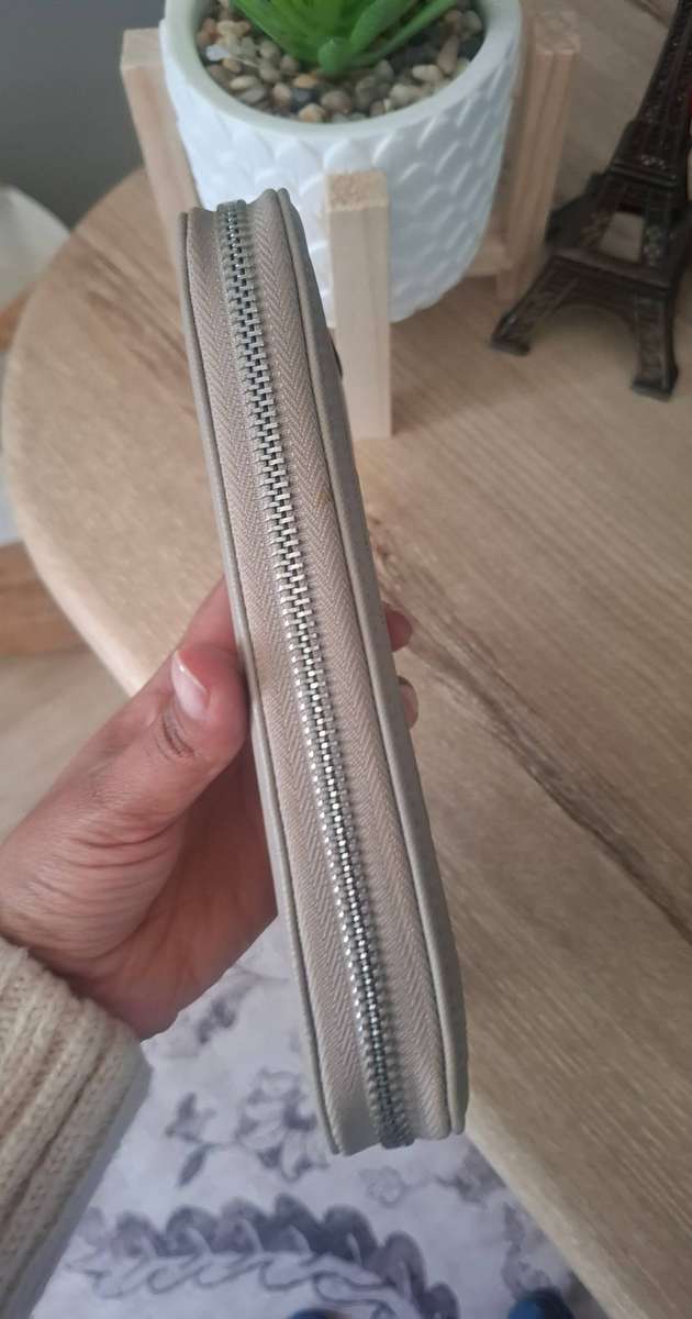 Beautiful Guess wallet