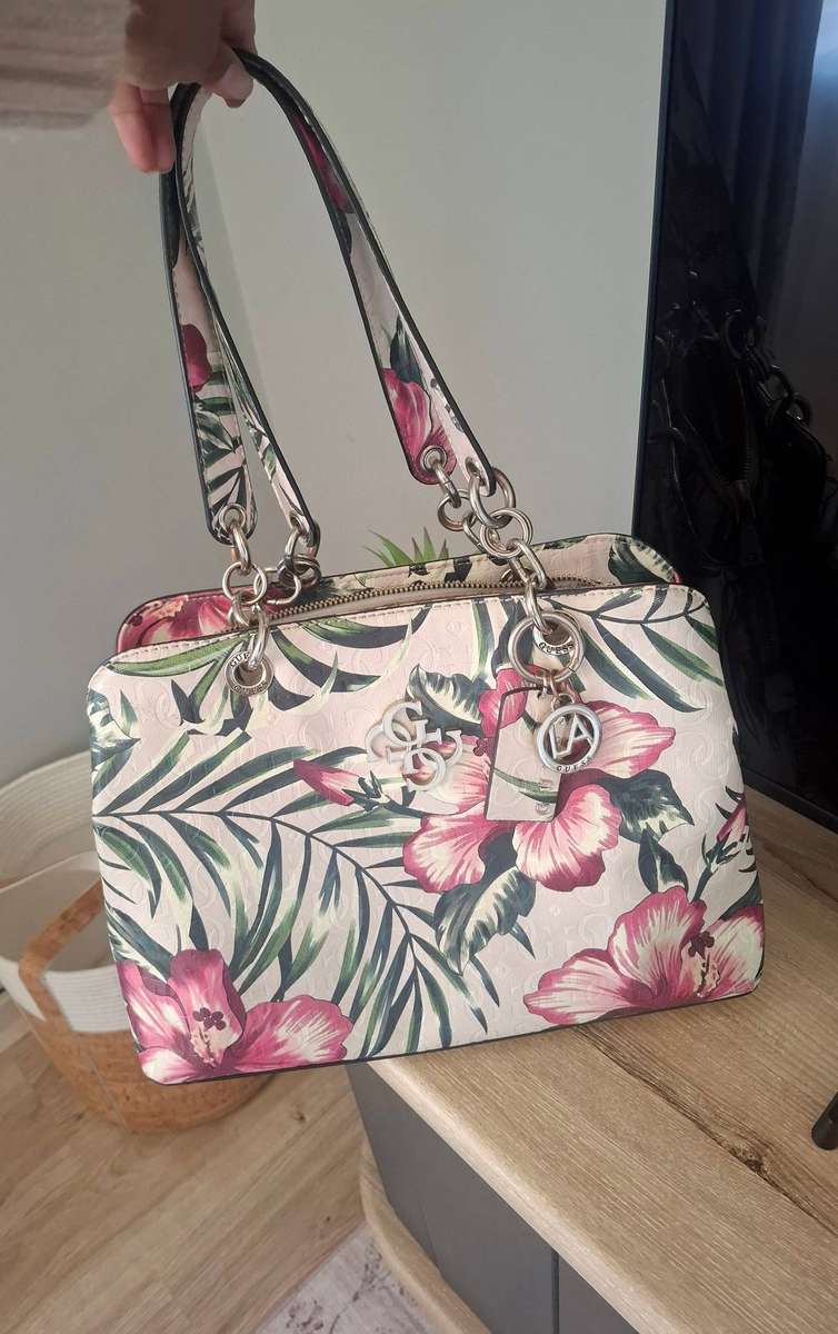 GUESS Floral bag ..in great condition