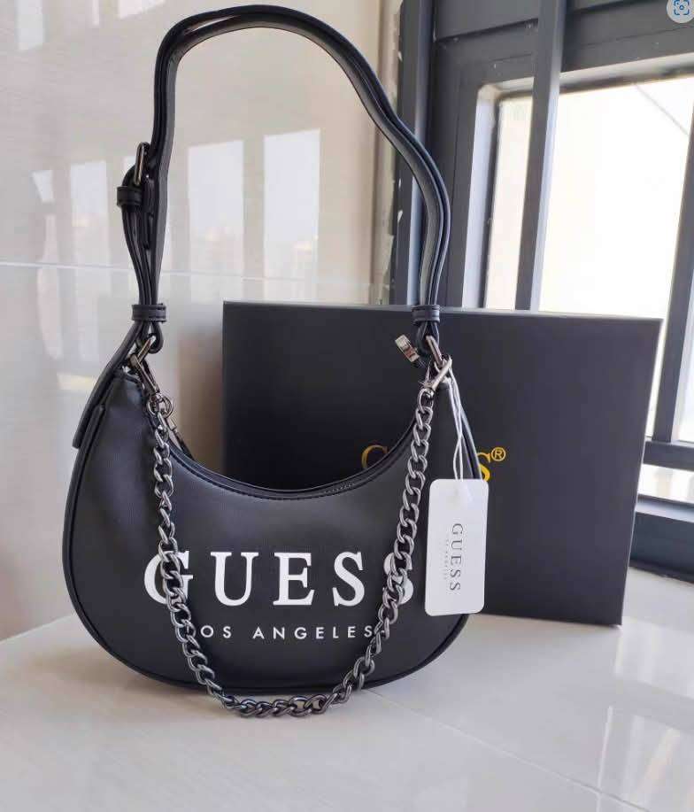 Beautiful Black Guess bag