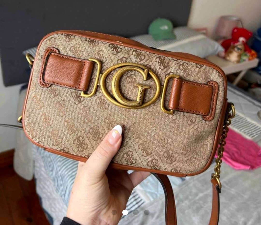 Guess logo bag with chain detail