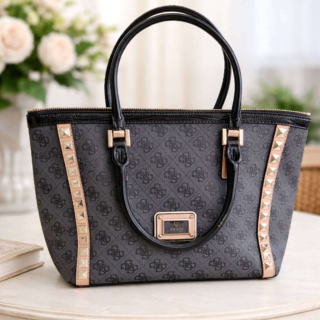 GUESS bag in very good condition