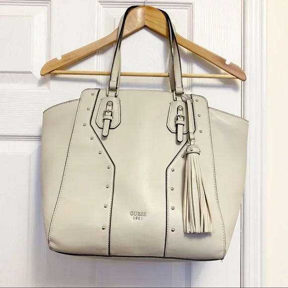 Guess bag....excellent condition