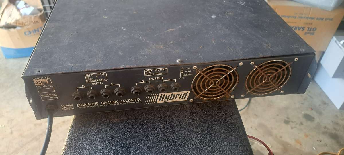 Hybrid B-1600 Amplifier - Faulty - For Parts or Repair